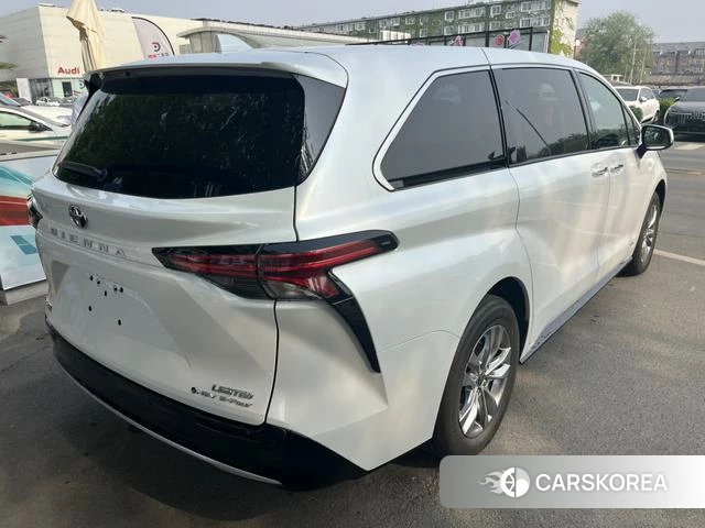 Toyota Saina 2024 Белый из Китая, фото 5