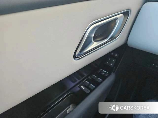 Land Rover Range Rover Velar 2025 Черный из Кореи, фото 5