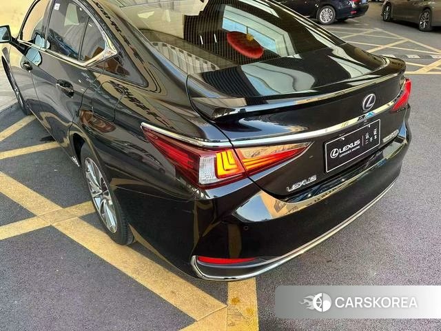 Lexus ES 2022 Черный из Китая, фото 5