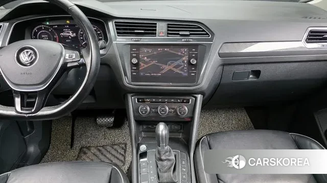 Volkswagen Tiguan second Generation 2018 Белый из Кореи, фото 5