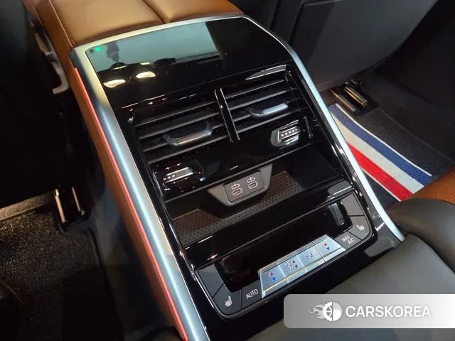 BMW 8 Series (G15) 2024 Белый из Кореи, фото 5