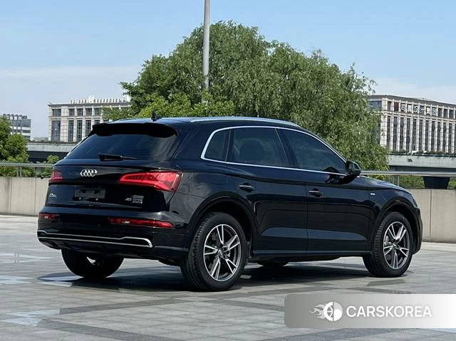 Audi Q5L 2021 Черный из Китая, фото 5