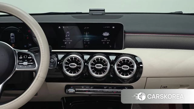 Mercedes-Benz A-Class W177 2019 Песочный из Кореи, фото 5