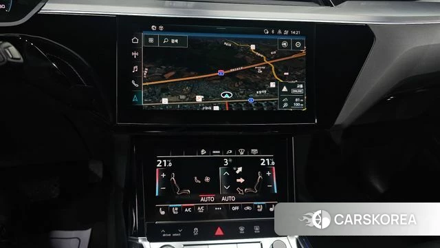 Audi e-Tron 2021 Белый из Кореи, фото 5