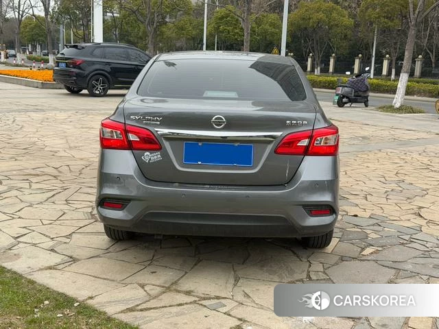 Nissan Xuan Yi 2024 Темно-серый из Китая, фото 5
