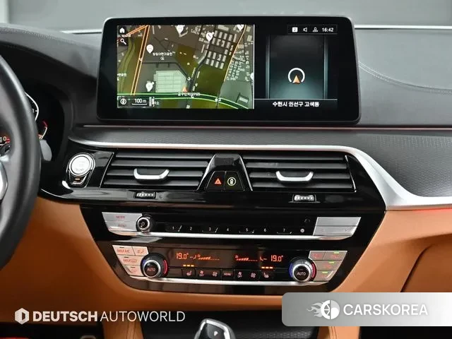 BMW 5 Series (G30) 2023 Белый из Кореи, фото 5