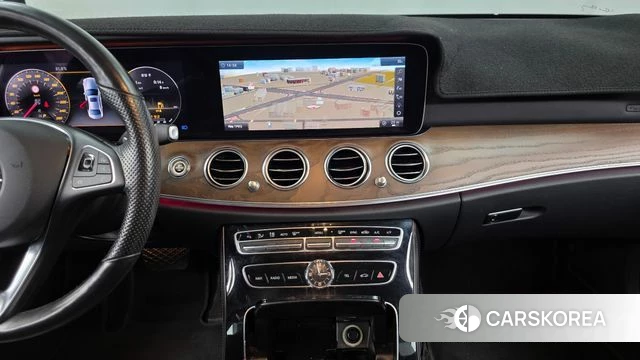 Mercedes-Benz E-Class W213 2018 Белый из Кореи, фото 5