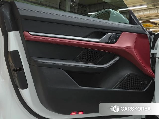 Porsche Taycan 2025 Белый из Кореи, фото 5