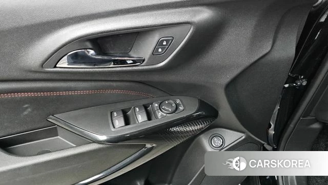 Chevrolet (GM Daewoo) Trax Crossover 2023 Черный из Кореи, фото 5