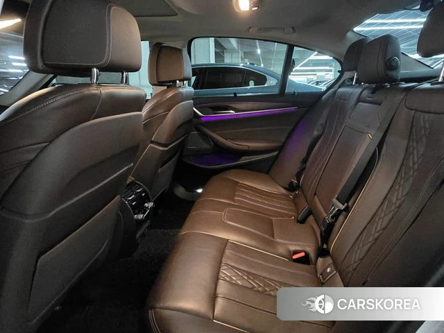 BMW 5 Series (G30) 2023 Белый из Кореи, фото 5