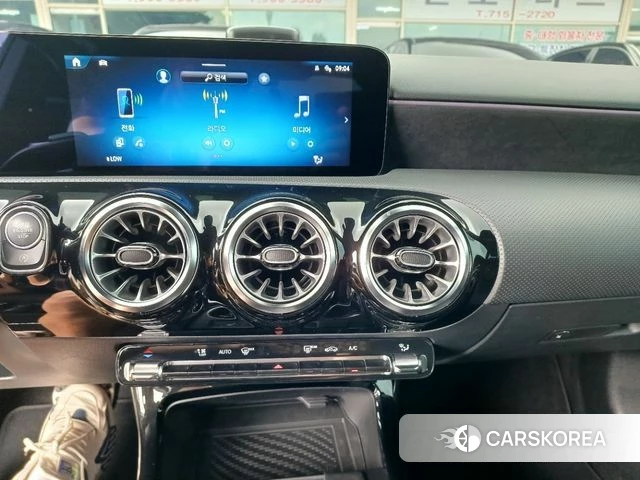 Mercedes-Benz A-Class W177 2024 Белый из Кореи, фото 5