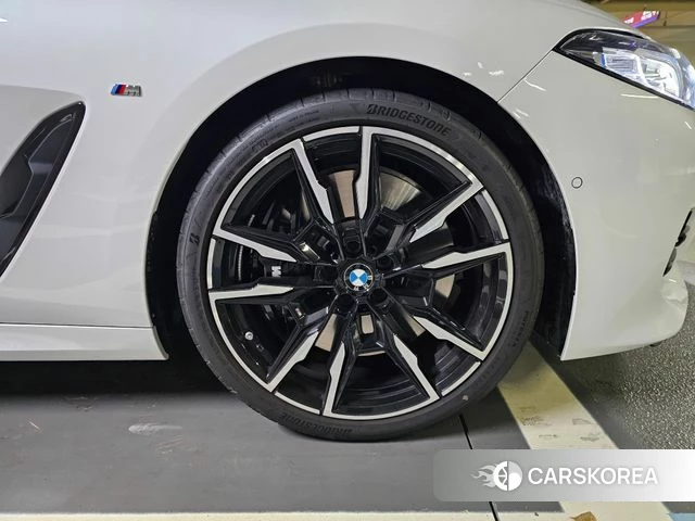 BMW 8 Series (G15) 2025 Белый из Кореи, фото 5