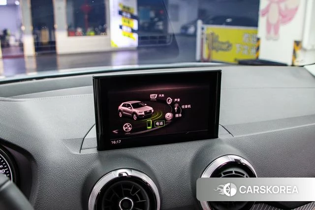 Audi Q2L 2022 Серебристо-серый из Китая, фото 5