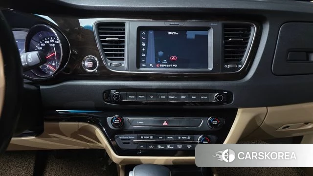 Kia The New Carnival 2019 Белый из Кореи, фото 5