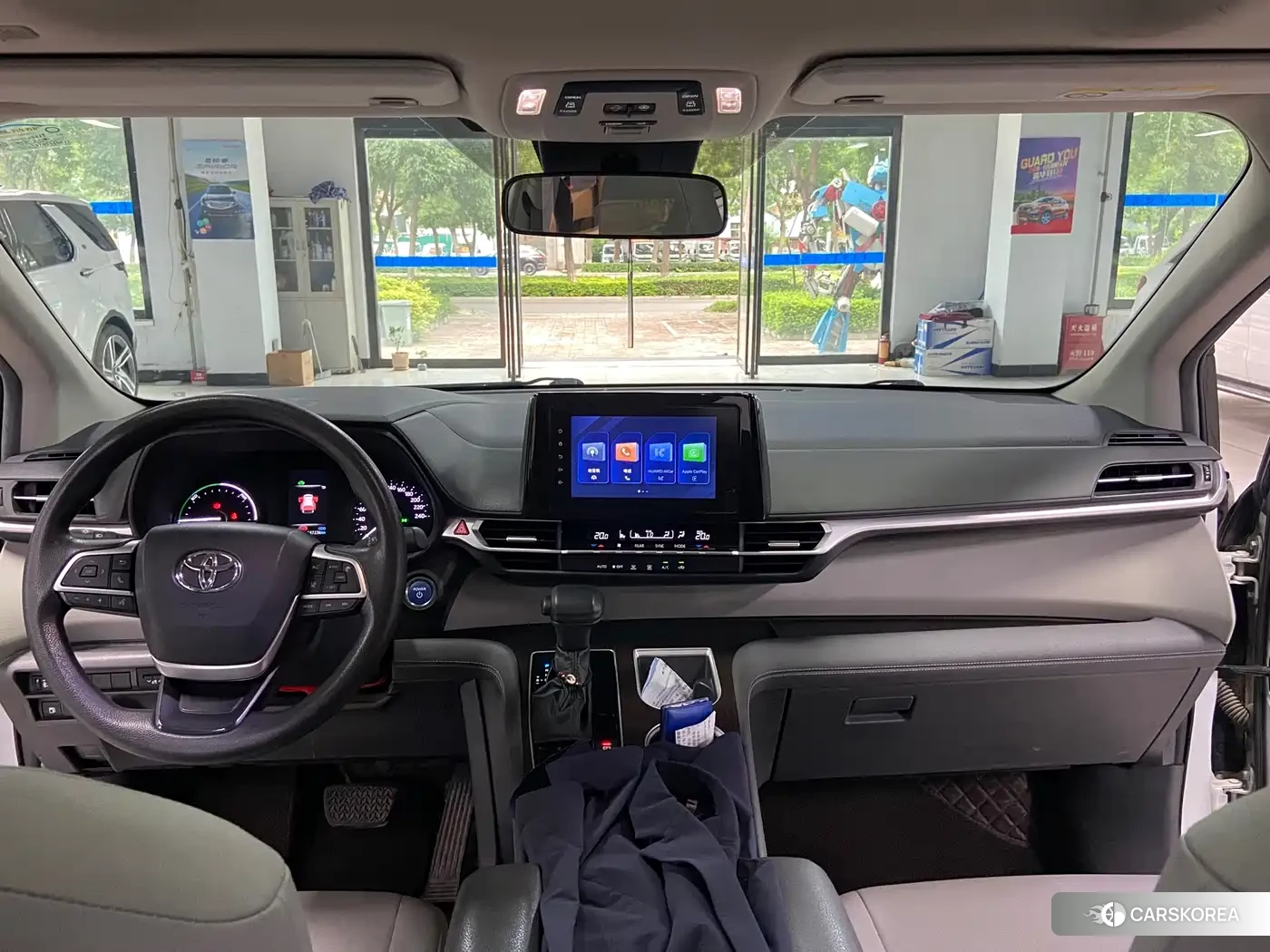 Toyota Granvia 2023 Белый из Китая, фото 5