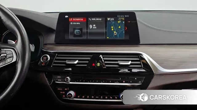 BMW 5 Series (G30) 2018 Белый из Кореи, фото 5