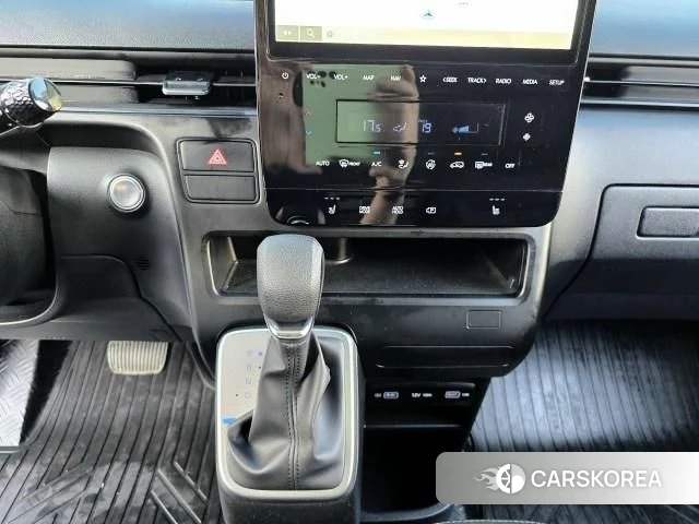 Hyundai Staria 2023 Серебряный из Кореи, фото 5
