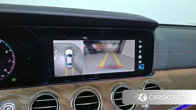 Mercedes-Benz E-Class W213 2023 Белый из Кореи, фото 5