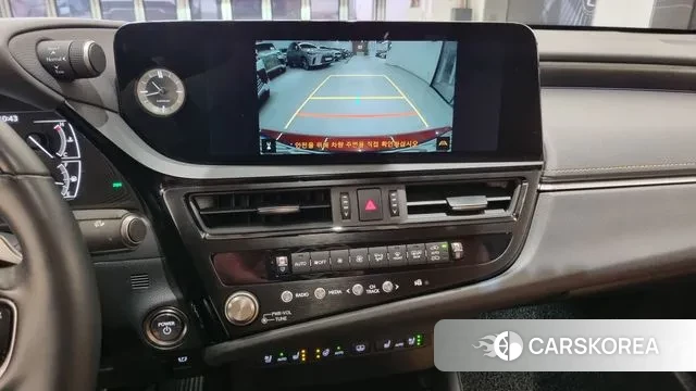 Lexus ES300h 7th generation 2023 Красный из Кореи, фото 5