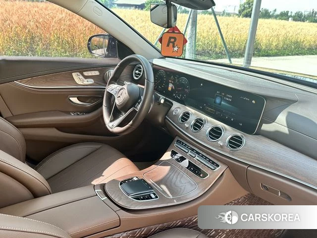Mercedes-Benz E-class 2023 Черный из Китая, фото 5