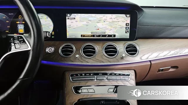 Mercedes-Benz E-Class W213 2021 Белый из Кореи, фото 5