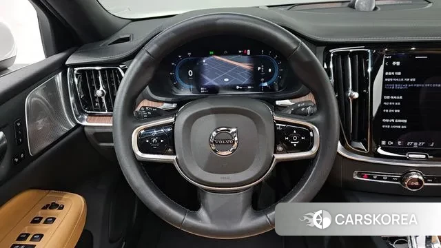 Volvo S60 3rd generation 2023 Белый из Кореи, фото 5