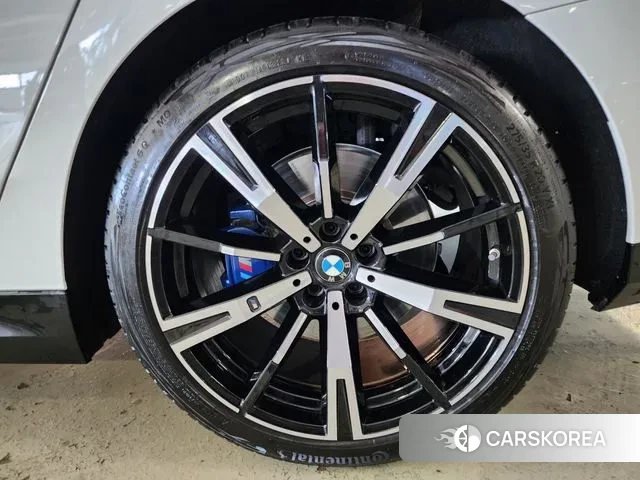 BMW 5 Series (G60) 2025 Белый из Кореи, фото 5