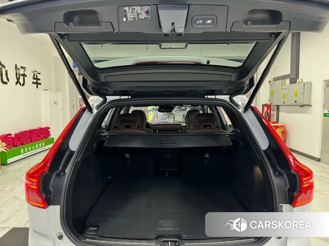 Volvo XC60 PHEV 2021 Белый из Китая, фото 5