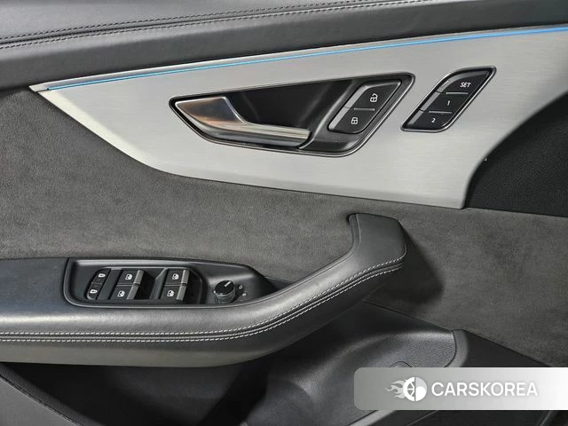 Audi Q8 (4M) 2021 Серый из Кореи, фото 5