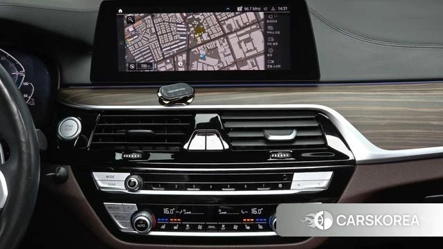 BMW 5 Series (G30) 2020 Белый из Кореи, фото 5