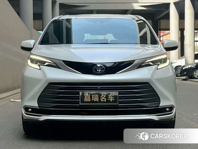 Toyota Saina 2023 Белый из Китая, фото 5