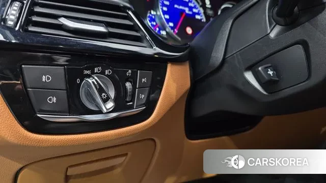 BMW 5 Series (G30) 2018 Серый из Кореи, фото 5