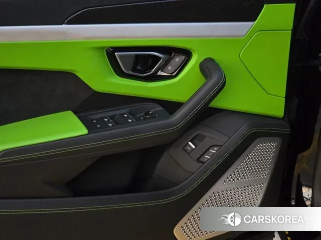 Lamborghini Urus 2020 Черный из Кореи, фото 5