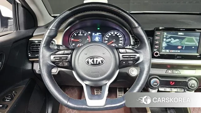 Kia Stonic 2018 Белый из Кореи, фото 5