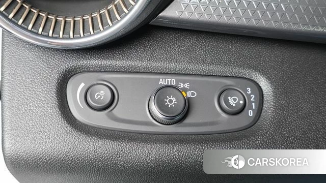 Chevrolet (GM Daewoo) Trax Crossover 2023 Белый из Кореи, фото 5
