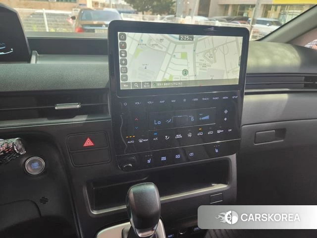 Hyundai Staria 2023 Белый из Кореи, фото 5