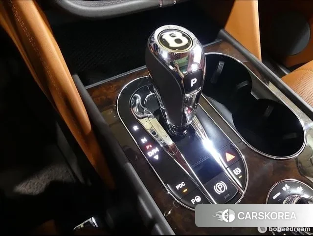 Bentley Bentayga 2020 Белый из Кореи, фото 5