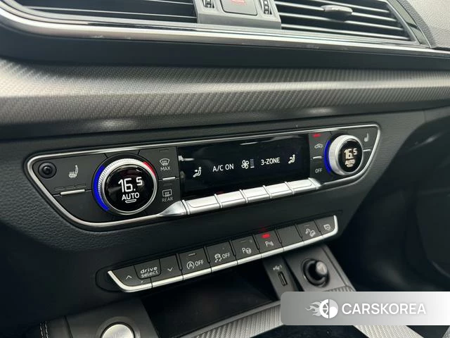 Audi Q5L Sportback 2021 Черный из Китая, фото 5