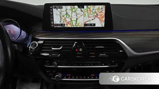 BMW 5 Series (G30) 2018 Белый из Кореи, фото 5