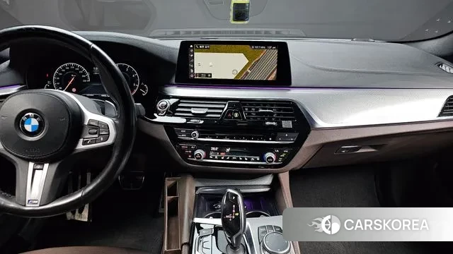 BMW 5 Series (G30) 2019 Белый из Кореи, фото 5