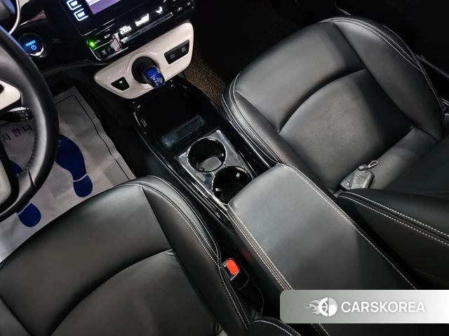 Toyota Prius 4th Generation 2018 Белый из Кореи, фото 5