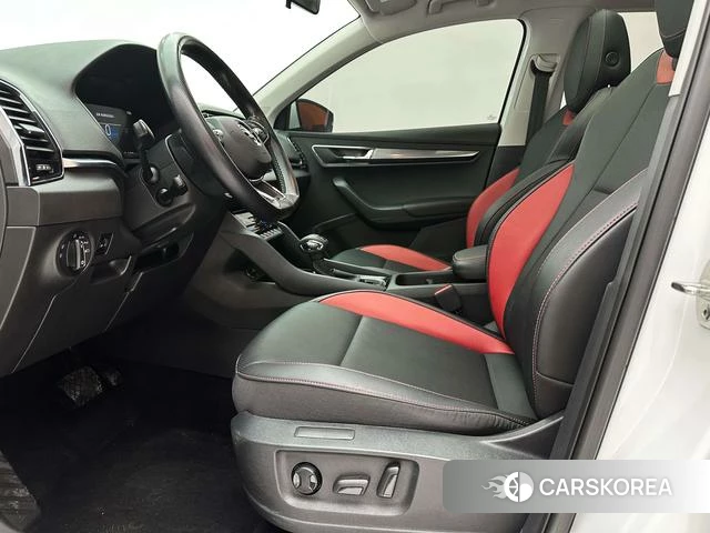 Skoda Krok 2023 Белый из Китая, фото 5
