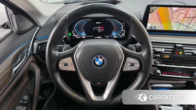 BMW 5 Series (G30) 2022 Белый из Кореи, фото 5