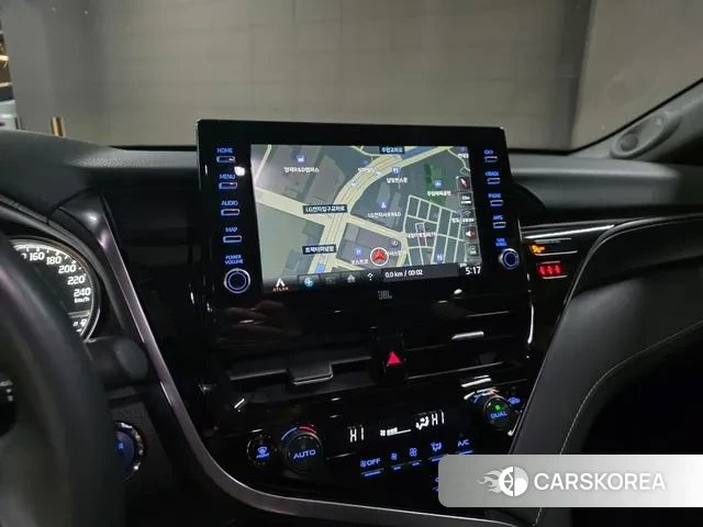 Toyota Camry (XV70) 2023 Серый из Кореи, фото 5