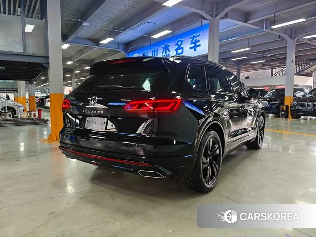 Volkswagen Touareg 2024 Черный из Китая, фото 5