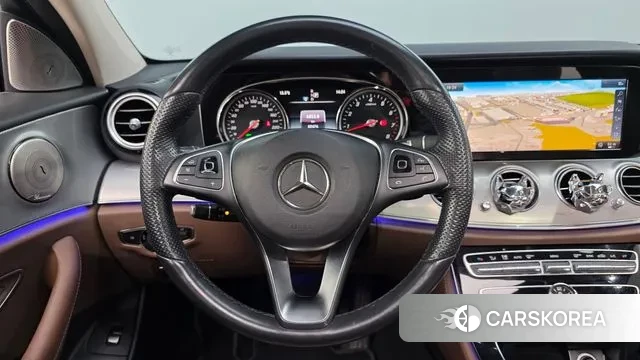 Mercedes-Benz E-Class W213 2018 Белый из Кореи, фото 5