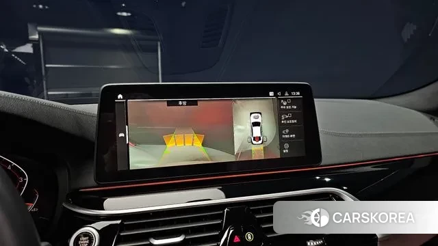 BMW 5 Series (G30) 2023 Белый из Кореи, фото 5