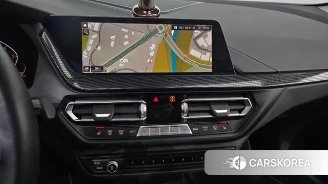 BMW 1 Series (F40) 2023 Белый из Кореи, фото 5