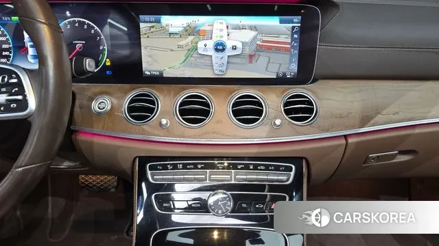 Mercedes-Benz E-Class W213 2019 Серебряный из Кореи, фото 5