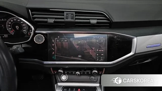 Audi Q3 (F3) 2020 Белый из Кореи, фото 5